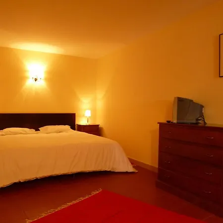 Casa Dos Carvalhais * 칼데라스